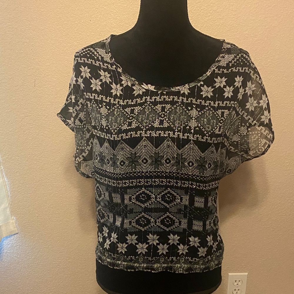 dELiA*s Black and White Geometric Blouse
